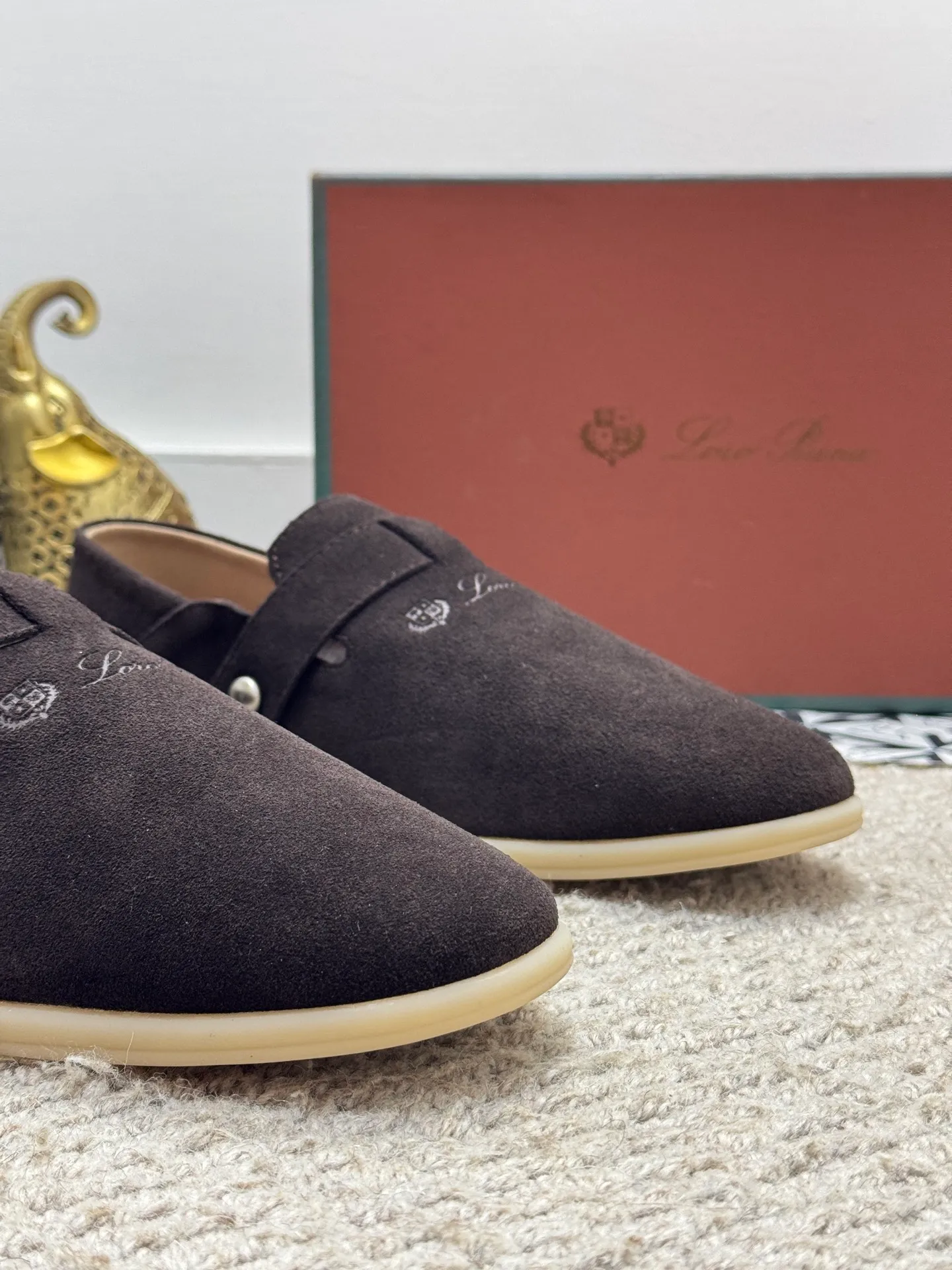 Men's men's shoes 💰420 [New style] 🍓🍓Loro Piana - LP's new moccasin shoes are made of water-repellent treated suede uppers with rubber soles, a classic. The complex craftsmanship and meticulous structure make the shoes light and soft, allowing you to walk comfortably and freely. Perfect for wearing at the beach or out in the water during the summer. Size: 38-44 (45 customized